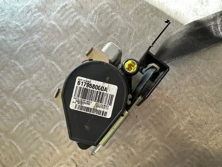 Nissan Juke I F15 (2010 - 2018) 617968000A Передний ремень безопасности — фото 1