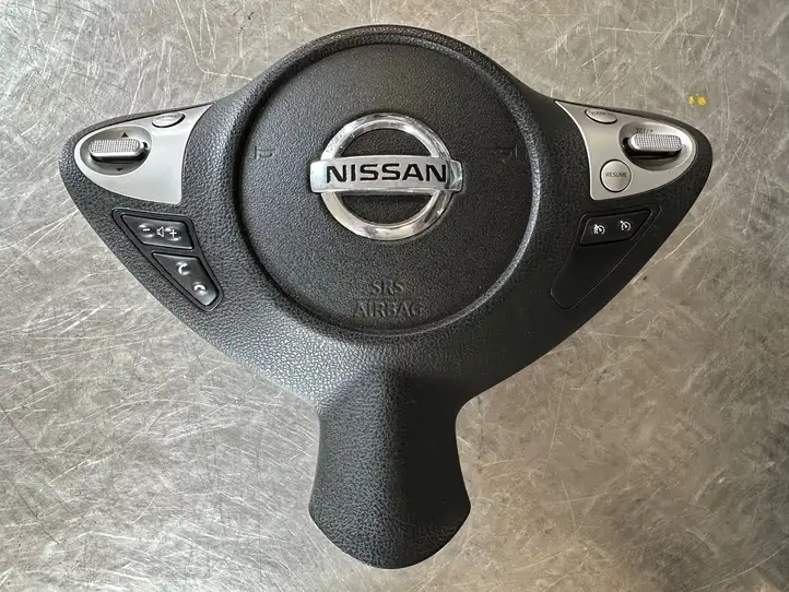 Nissan Juke I F15 (2010 - 2018) NK70S1A10 Подушка безопасности руля — фото 1
