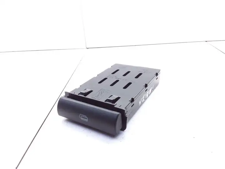 Seat Ibiza II (6k) (1999 - 2002) 6K0941561 Вещевой ящик — фото 3