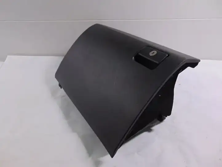 Toyota Avensis T270 (2012 - 2015)  5555005130C0 Ящик для вещей