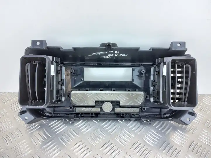 Toyota ProAce City (2016 - ) 227275011 Центральный воздушный дефлектор — фото 2