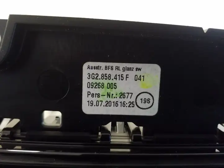 Volkswagen PASSAT B8 (2015 - ) 3G2858415F Центральный воздушный дефлектор — фото 6