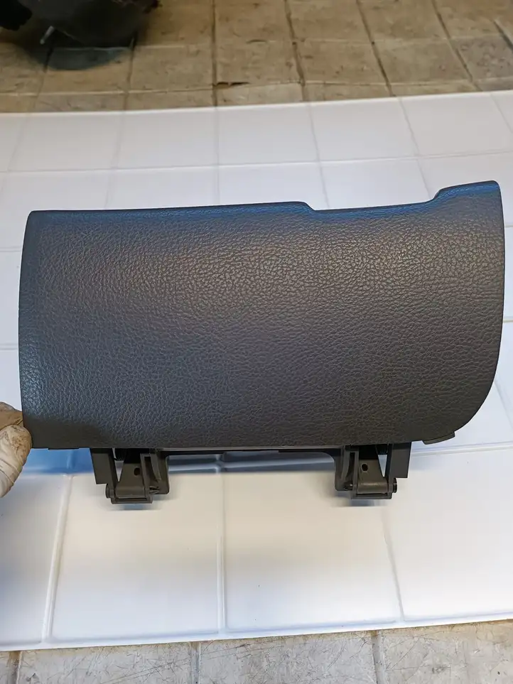 Toyota Previa (XR30, XR40) II (2000 - 2006) 5543828040 Вещевой ящик — фото 1