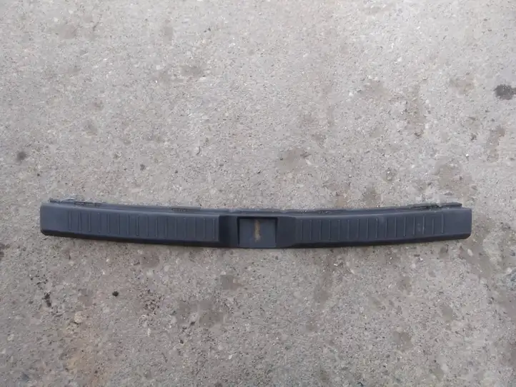 Toyota Corolla Verso AR10 (2004 - 2009) 647160F010 Отделка порога багажника — фото 1