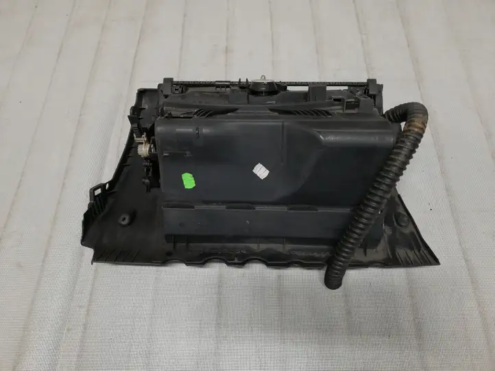 Skoda Octavia Mk2 (1Z) (2004 - 2013) 1Z1857097L Бардачок в сборе — фото 7