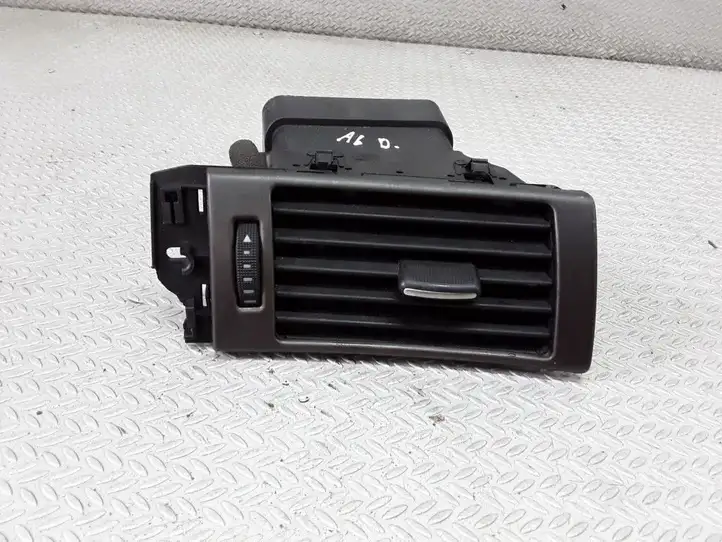 Audi A6 S6 C5 4B (1997 - 2001) 4B1820902 Боковой воздушный дефлектор — фото 1