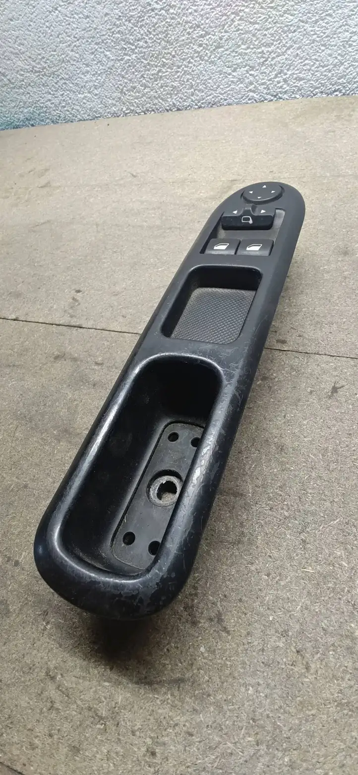 Peugeot 407 (2004 - 2011) 96468705XT Кнопка стеклоподъемников — фото 1