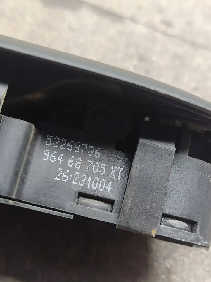 Peugeot 407 (2004 - 2011) 96468705XT Кнопка стеклоподъемников — фото 2