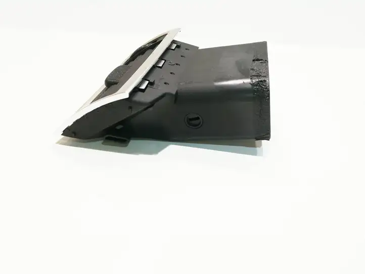 Audi A8 (2002 - 2005)  4E0820902 Боковая воздушный дефлектор