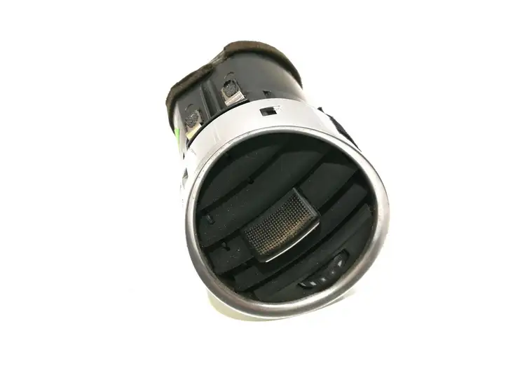 Audi A4 S4 B7 8E 8H (2004 - 2009) 8H0820901D Боковой воздушный дефлектор — фото 1
