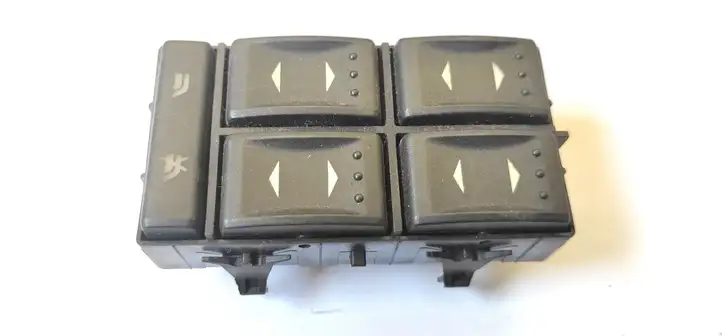 Ford Mondeo Mk III (2000 - 2007) 1S7T14A132BD Блок кнопок стеклоподъемников — фото 1