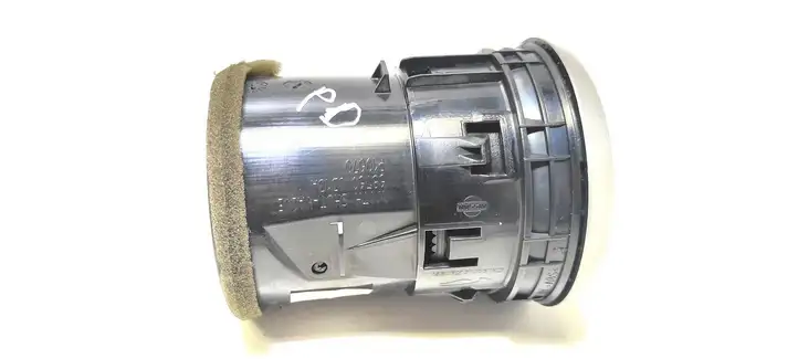 Nissan Qashqai (2006 - 2010) 68760JD10A Боковой воздушный дефлектор — фото 3