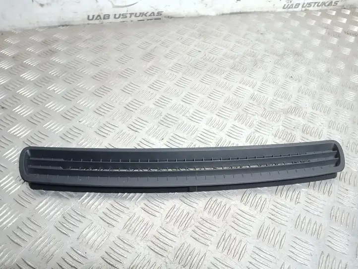 Nissan Qashqai (2006 - 2010) 68745JD000 Воздушная решетка панели — фото 1