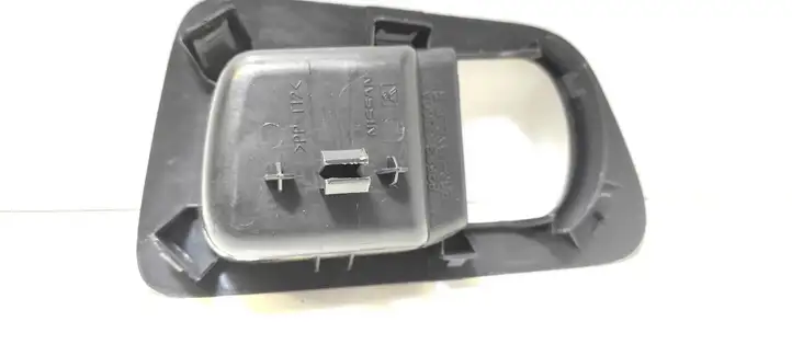 Nissan Qashqai (2006 - 2010) 82682JD00A Прочая отделка задней двери — фото 2