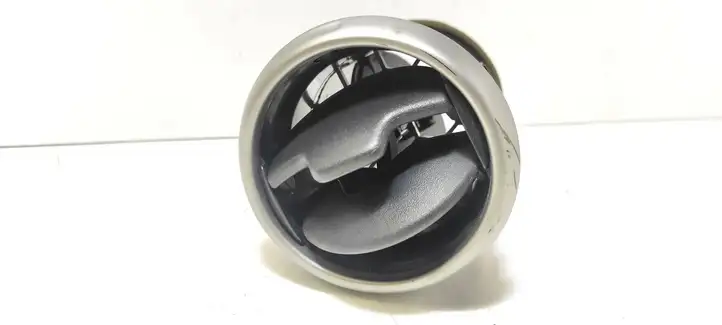 Nissan Qashqai (2006 - 2010) 68760JD10A Боковой воздушный дефлектор — фото 3