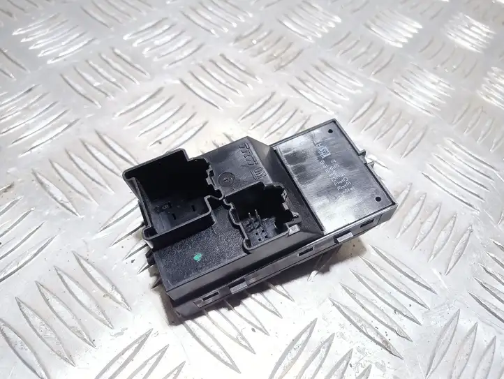 Opel Astra J (2009 - 2012) 13301886 Кнопка стеклоподъемников — фото 3