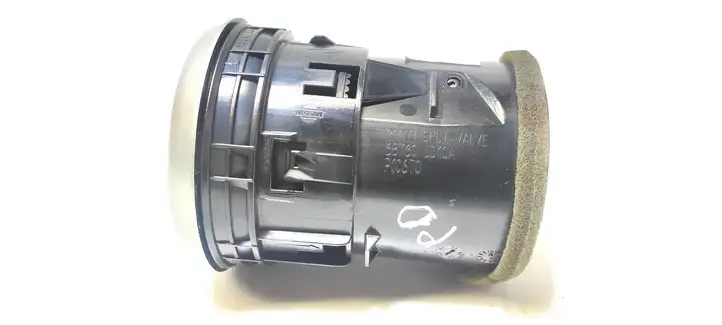 Nissan Qashqai (2006 - 2010) 68760JD10A Боковой воздушный дефлектор — фото 4
