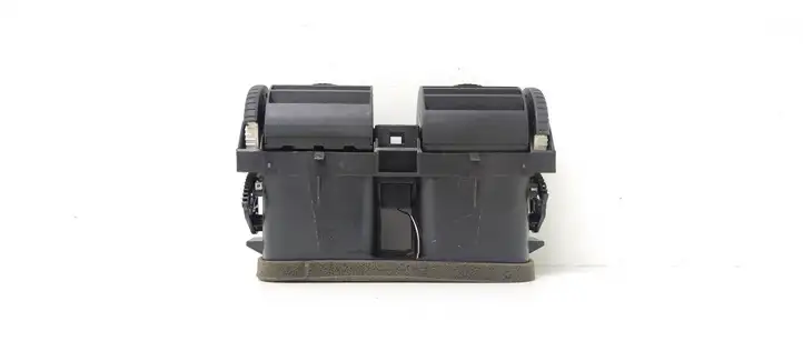 Opel Astra G (1998 - 2004) 90560344 Центральный воздушный дефлектор — фото 4