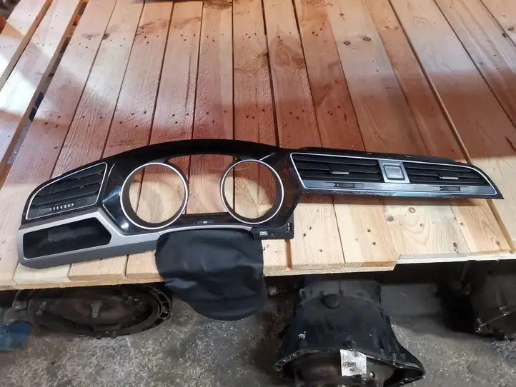 Volkswagen Touran III (2016 - )   Центральный дефлектор