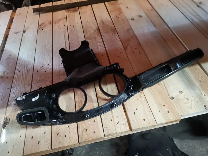 Volkswagen Touran III (2016 - )   Центральный дефлектор