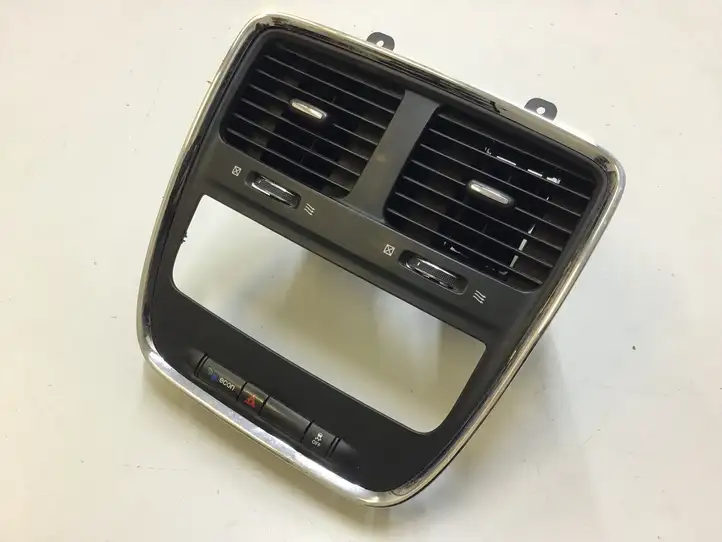 Dodge Grand Caravan (2007 - 2020) 1SQ531X9AE Центральный воздушный дефлектор — фото 1