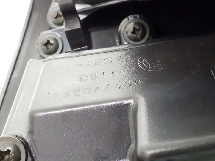 Fiat Croma (2005 - 2011) 735366430 Центральный воздушный дефлектор — фото 5