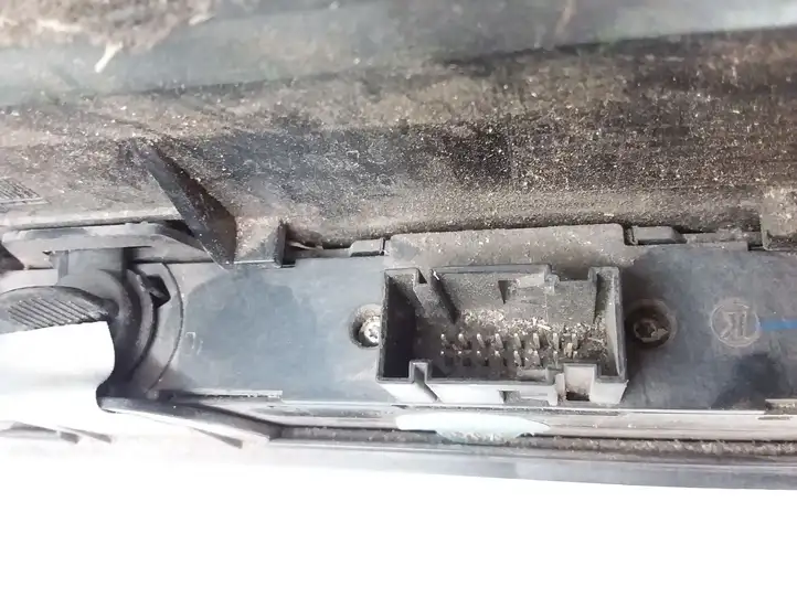 Opel Astra H (2004 - 2009) 13141092 Центральный воздушный дефлектор — фото 4