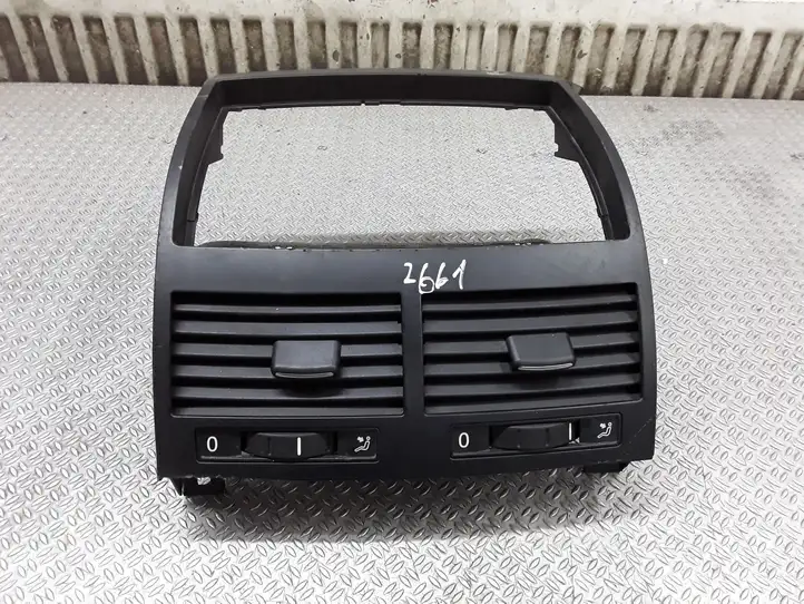 Volkswagen Touareg I (2002 - 2010) 7L6819727 Центральный воздушный дефлектор — фото 1