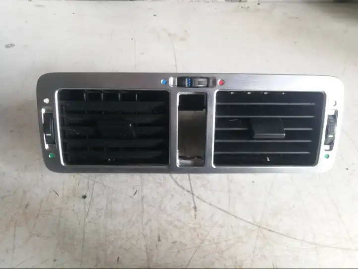 Land Rover Range Rover L322 (2005 - 2009) 5211009306 Центральный воздушный дефлектор — фото 3