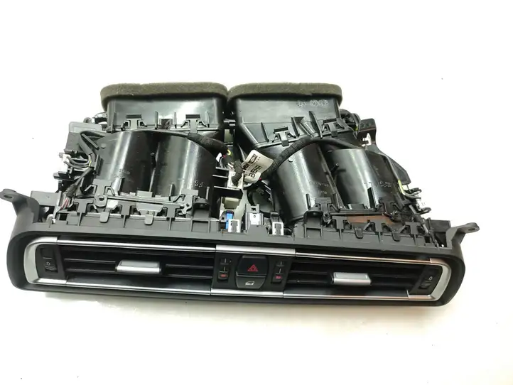 BMW 7 F01 (2008 - 2016) 9115859 Центральный воздушный дефлектор — фото 2