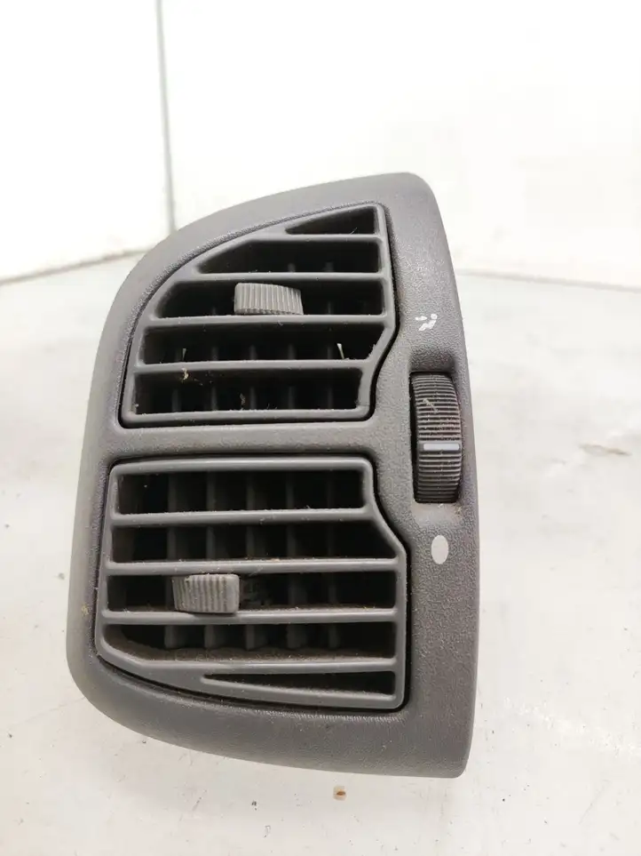 Fiat Ducato (2002 - 2006) LS130422502 Центральный воздушный дефлектор — фото 1