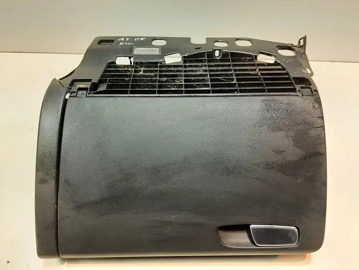 Audi A4 S4 B8 8K (2007 - 2011) 8K1857035 Вещевой ящик — фото 1