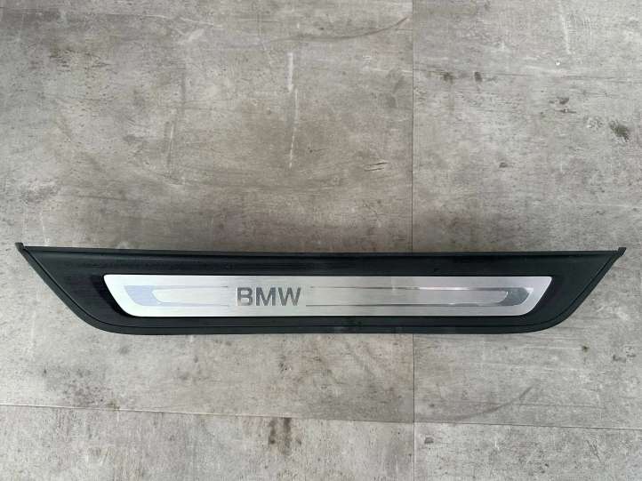 7381329 BMW 5 G30 G31 Galinio slenksčio apdaila (vidinė)