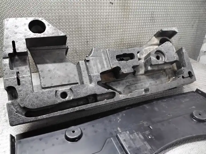 Volkswagen PASSAT B6 (2005 - 2010)   Ящик для инструментов