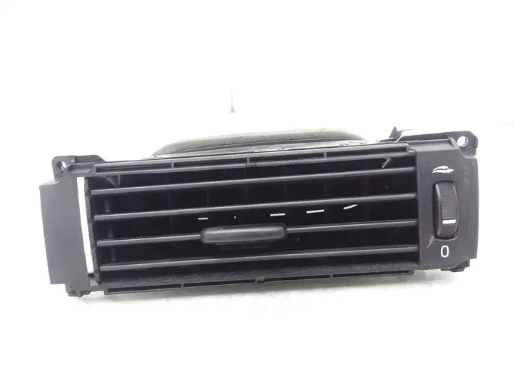 Volvo V70 (2007 - 2013) 30755179 Центральный воздушный дефлектор — фото 2