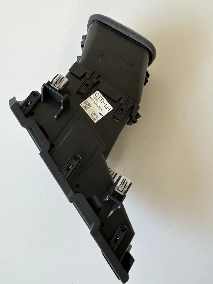 Subaru Legacy VII (2019 - ) 66110AN03A Центральный воздушный дефлектор — фото 2