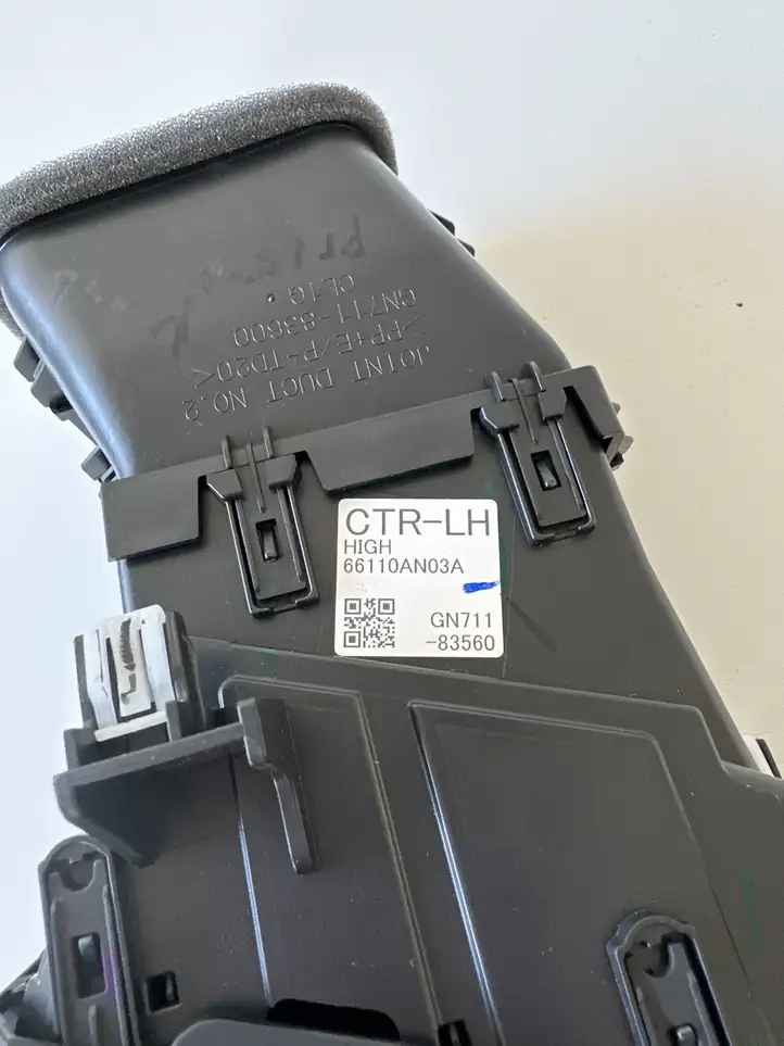 Subaru Legacy VII (2019 - ) 66110AN03A Центральный воздушный дефлектор — фото 6