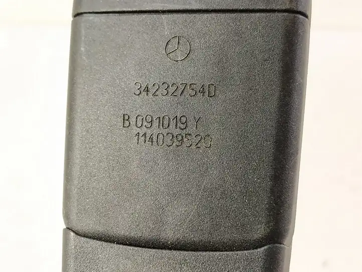 Mercedes-Benz CLA C117,X117,W117 (2013 - 2019) Задний средний замок ремня — фото 7