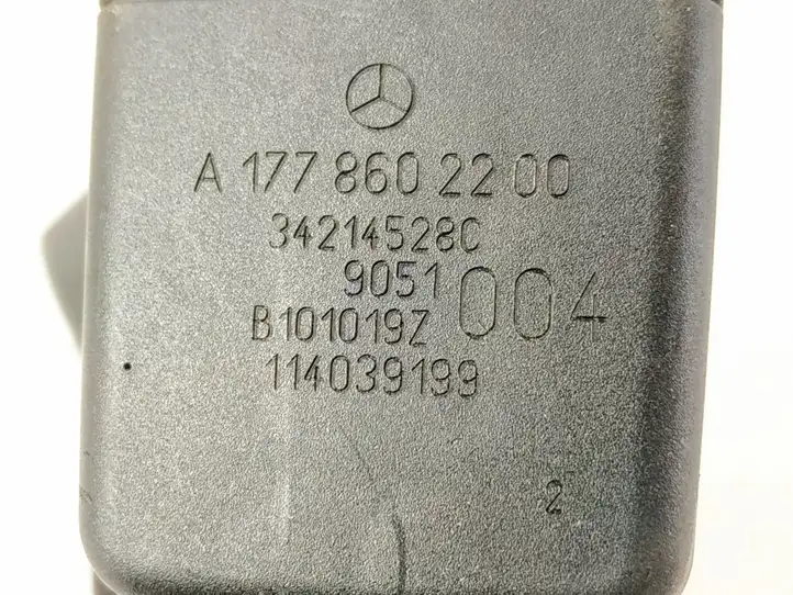 Mercedes-Benz CLA C117,X117,W117 (2013 - 2019) Задний средний замок ремня — фото 8