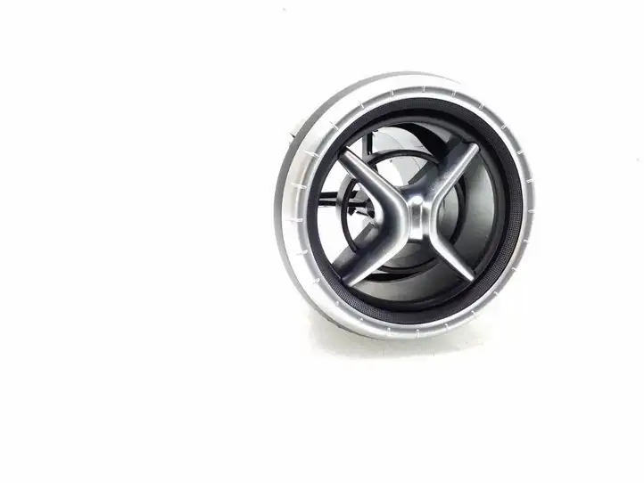 Mercedes-Benz CLA C117,X117,W117 (2013 - 2019) A1178300354 Центральный воздушный дефлектор — фото 1