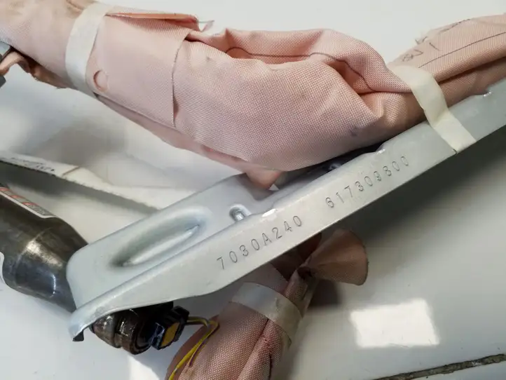 Mitsubishi ASX (2010 - 2016)  7030A240 Боковая подушка безопастности( (крыша)