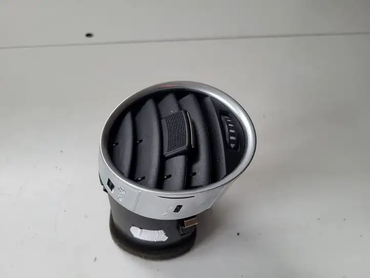 Seat Exeo (3R) (2008 - 2013) Боковой воздушный дефлектор — фото 1