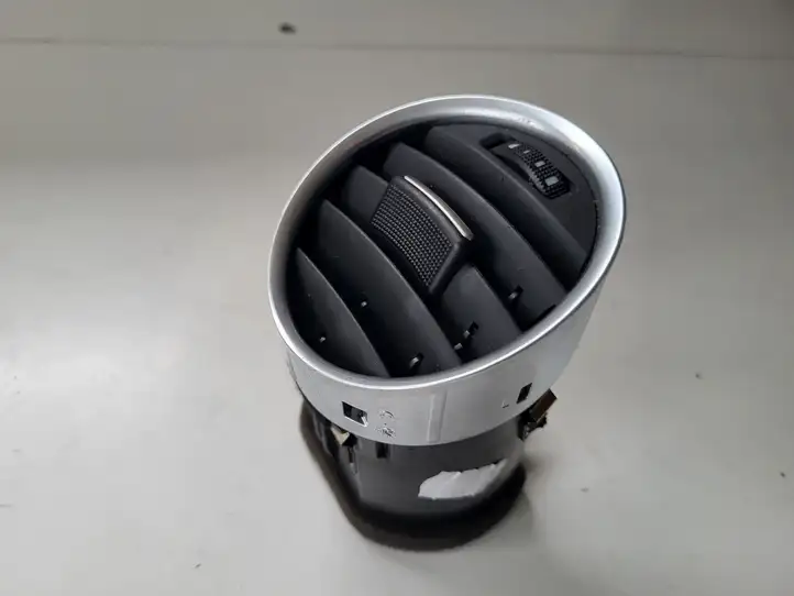 Seat Exeo (3R) (2008 - 2013) Боковой воздушный дефлектор — фото 2