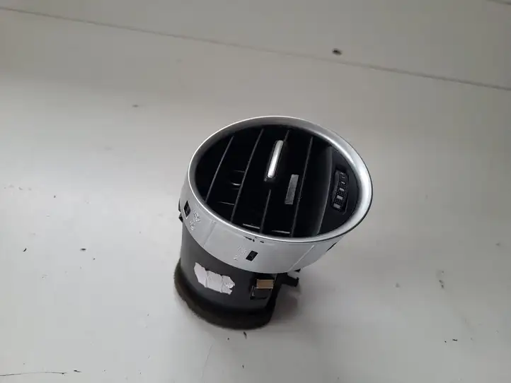 Seat Exeo (3R) (2008 - 2013) Боковой воздушный дефлектор — фото 1