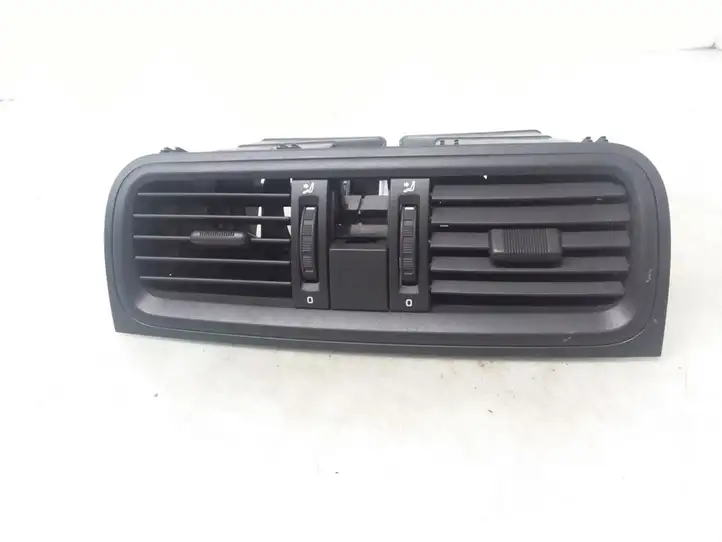 Skoda Fabia Mk2 (5J) (2007 - 2014) 5J0820951 Центральный воздушный дефлектор — фото 1