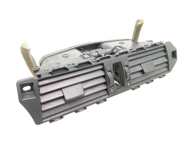 BMW 5 E60 E61 (2004 - 2010) 6910734 Центральный воздушный дефлектор — фото 1