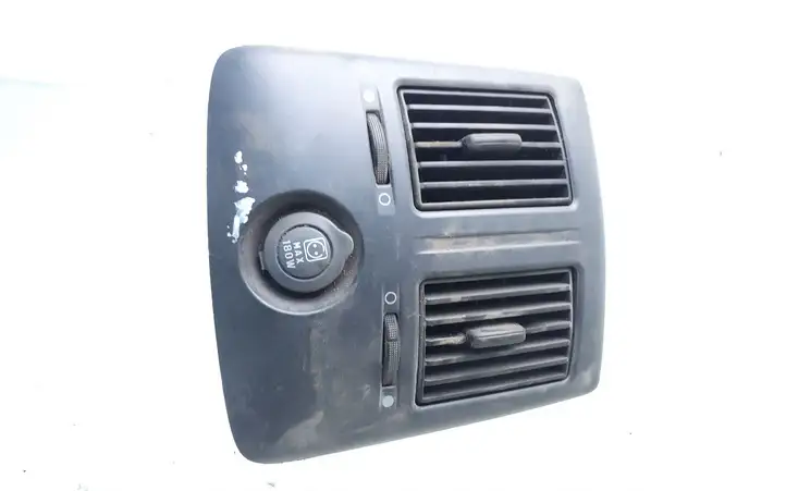 Fiat Croma (2005 - 2011)  1821941303 Центральный дефлектор