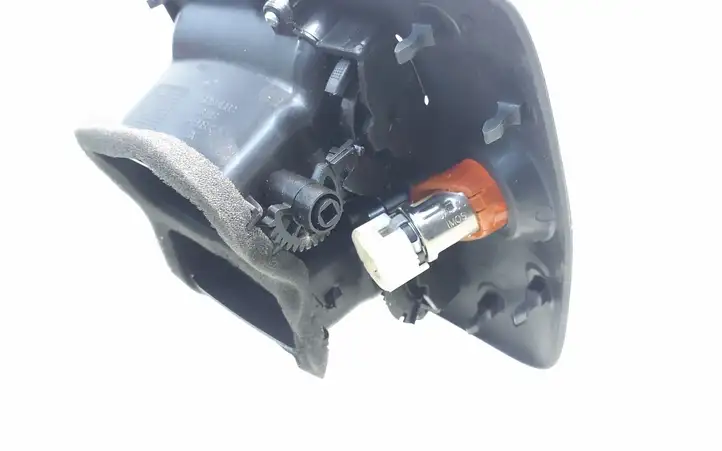 Fiat Croma (2005 - 2011)  1821941303 Центральный дефлектор