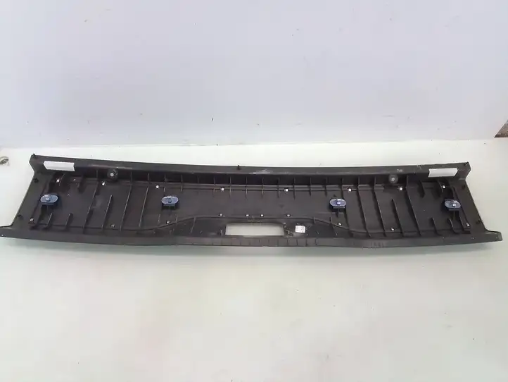 Opel Zafira B (2003 - 2006) 322225228 Отделка порога багажника — фото 2