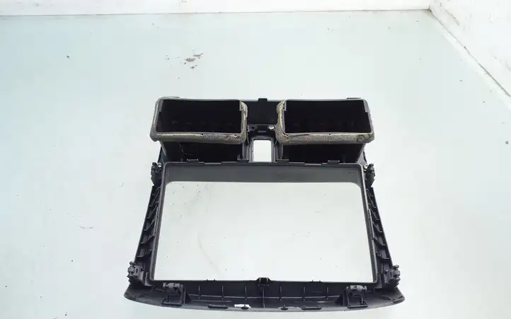 Honda CR-V (2004 - 2006) 77250S9AA0130 Центральный воздушный дефлектор — фото 3